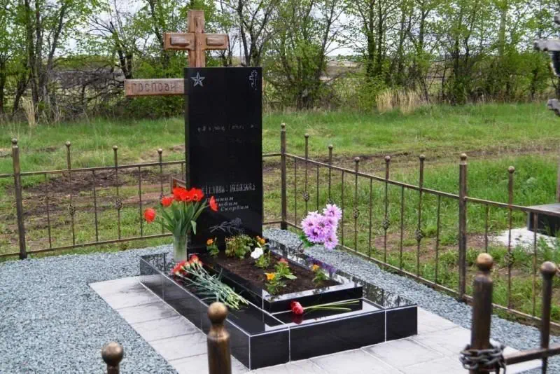 памятник на могилу военному памятник на могилу военному